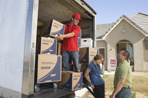 Practical removal help for flats and houses in Childshill