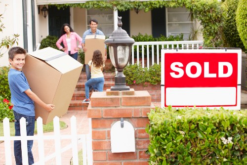 Customer confirming a removal booking arrangement